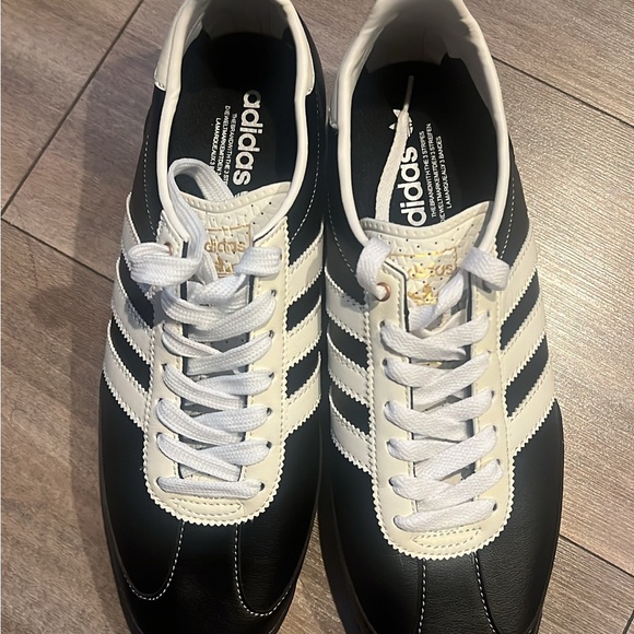 Black Leather Adidas SL 72| Never Worn - Picture 5 of 6